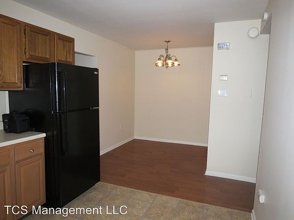 2nd image of 2940 Devereaux Ave APT 2R
