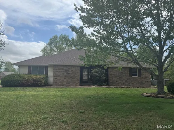 324 Lantern Ln, Lebanon, MO 65536