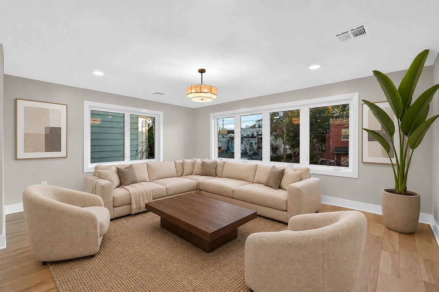 3 bed, 2.0 bath, 1600 sqft, $3,750 — Photo 3