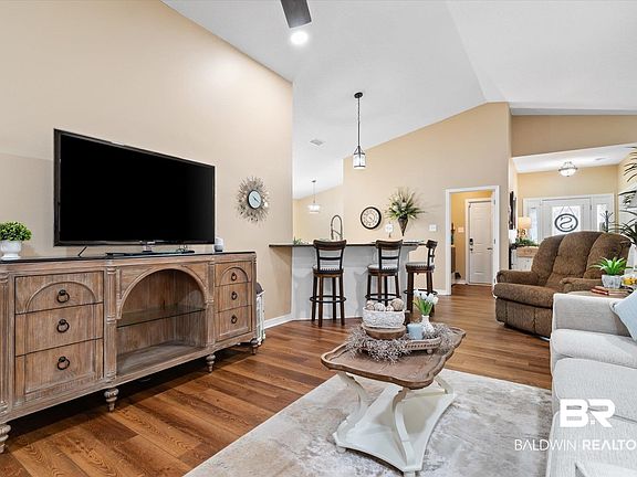 4th image of 2691 Rosebud Dr E