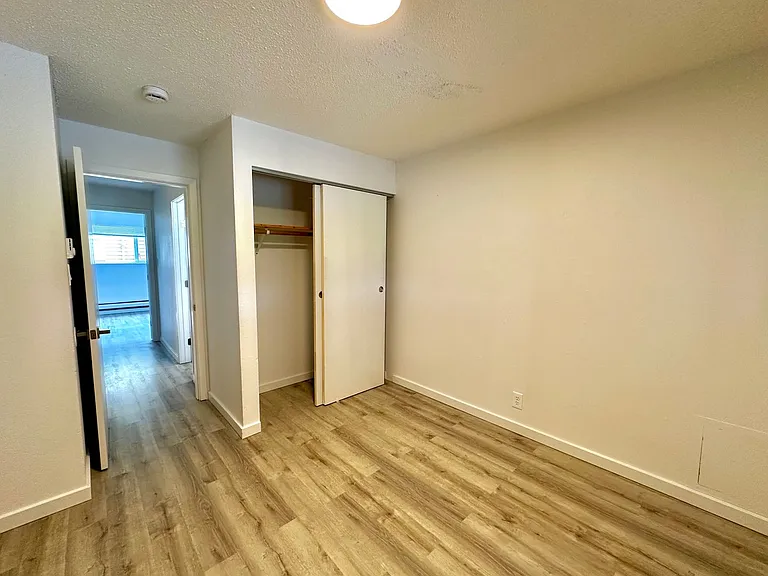 Park Plaza Apartments — Photo 14