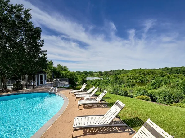 3110 N Chestnut St Unit 211, Chaska, MN 55318