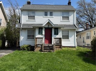 3365 Silsby Rd, Cleveland Heights, OH 44118