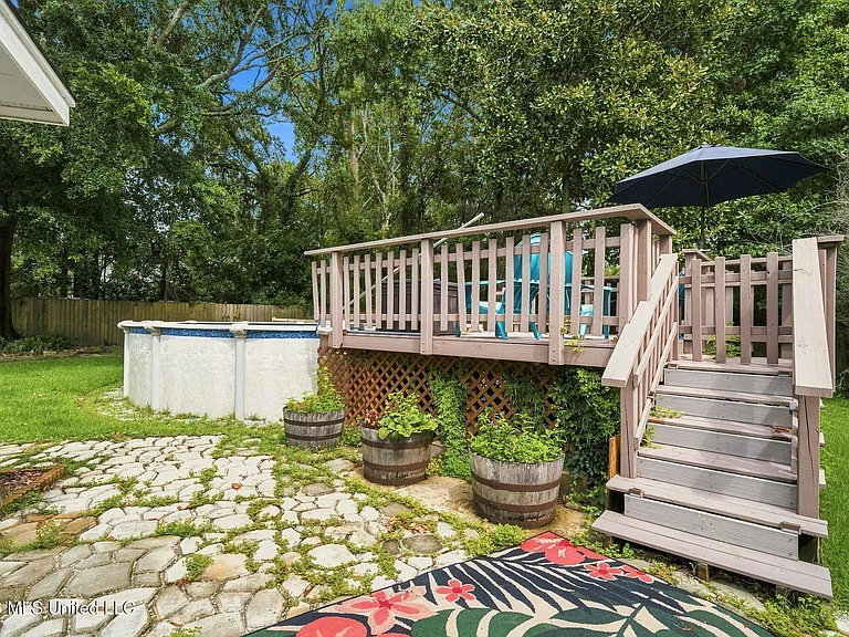 122 Booth Cir — Photo 31