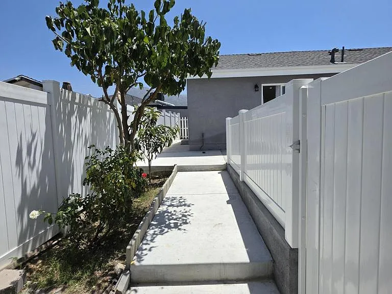 10926 Woodward Ave — Photo 26