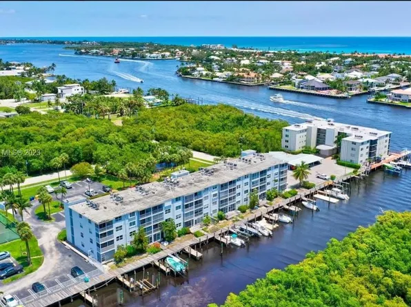689 NE 6th Ct #2050, Boynton Beach, FL 33435