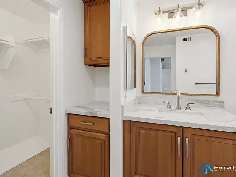 4139 Cahuenga Blvd #102 — Photo 21