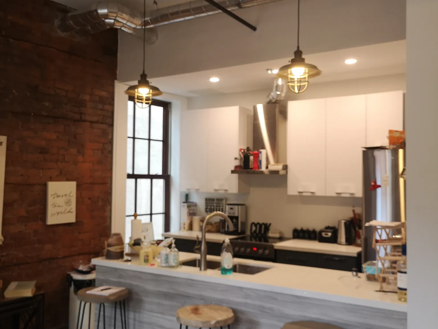 1 bed, 1.0 bath, 610 sqft, $1,900 — Photo 2
