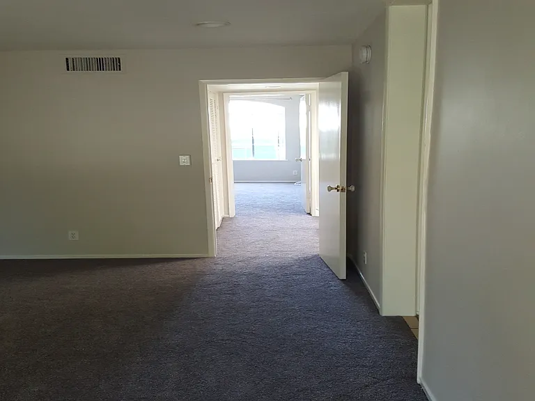 638 Wilcox Ave — Photo 20