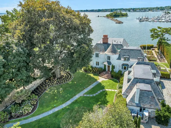 141 Downs Avenue, Stamford, CT 06902