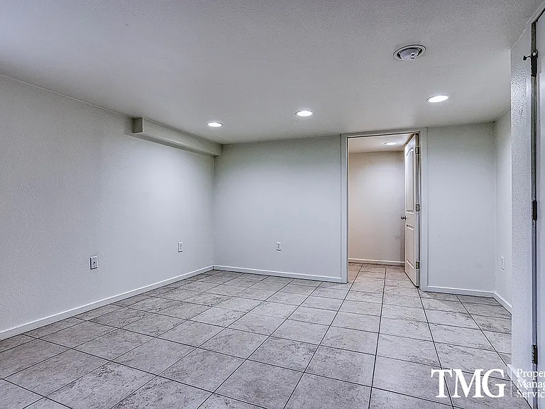 8164 SE 52nd Ave — Photo 12