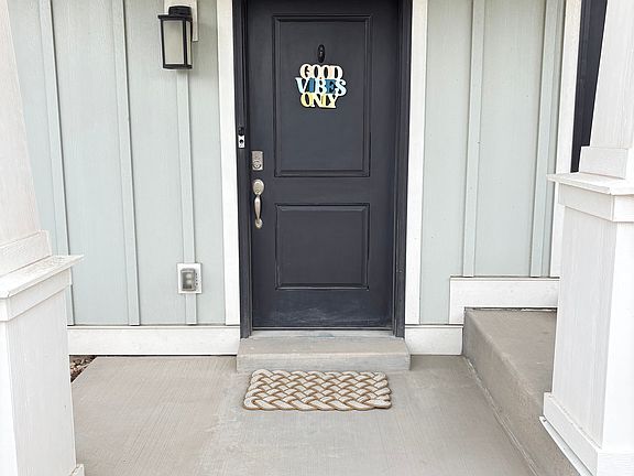 2nd image of 618 N Canvasback Dr W