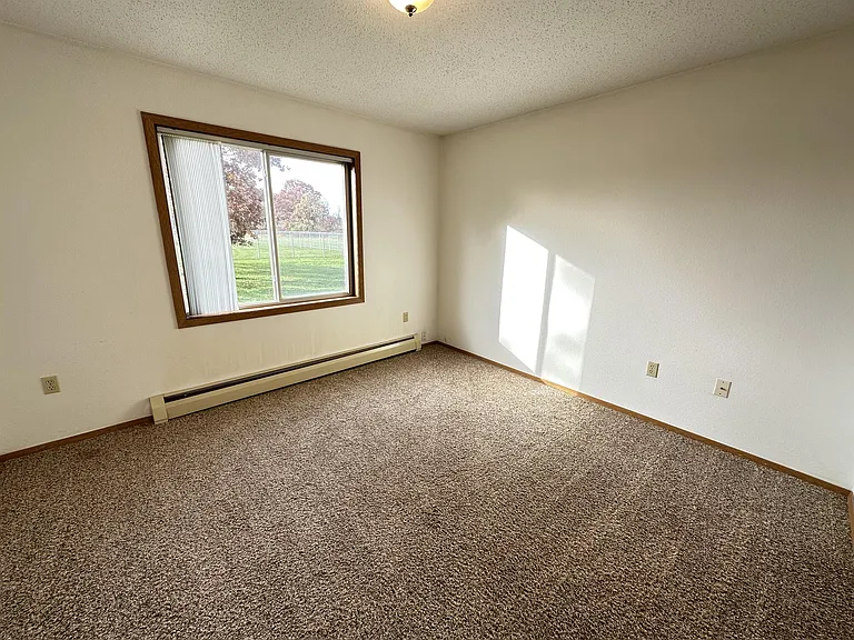 317 Crestview Ln #B — Photo 8