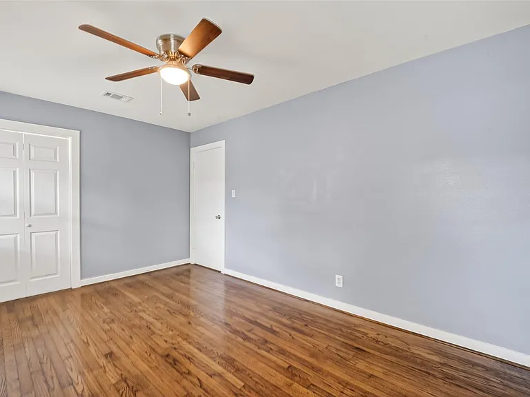 11226 Huggins Dr — Photo 25