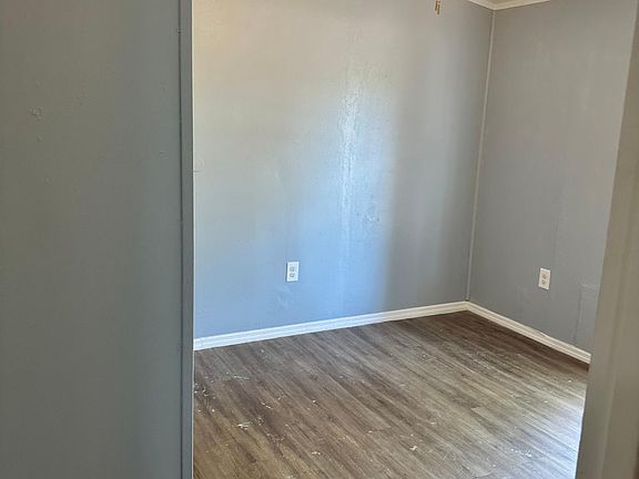 2nd image of 618 Crevasse St