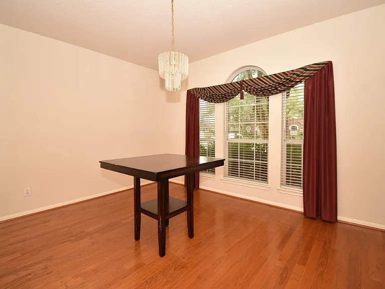 3810 Buckley Ln — Photo 2