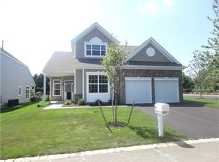146 Diamond Spring Dr, Monroe Twp, NJ 08831