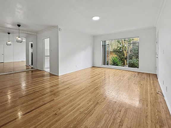 2nd image of 328 S Doheny Dr APT A
