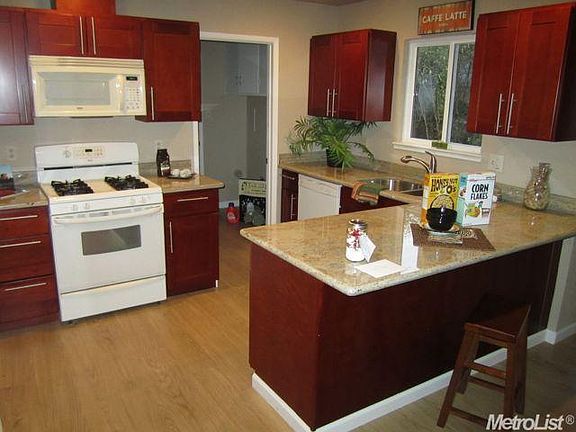 5th image of 9037 Feather River Way