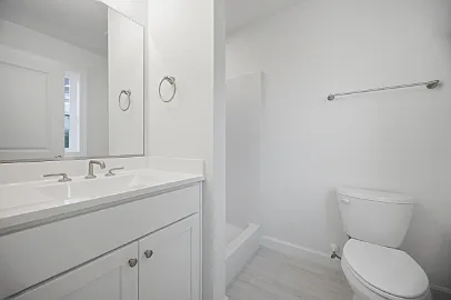 909 Baltic Ave — Photo 10
