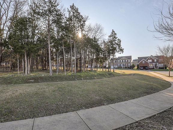 2nd image of 1421 Peppermint Ln