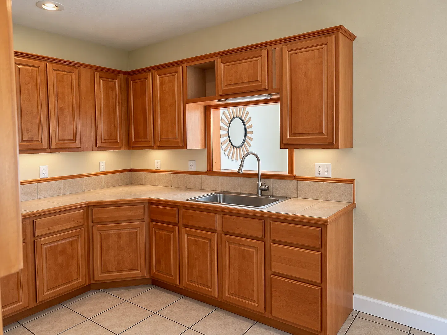2 bed, 1100 sqft, $1,200 — Photo 3