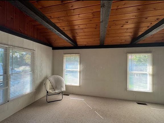 3rd image of 7585 Margaret Ave