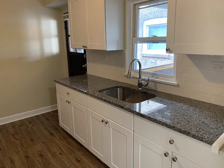 2636 N Leclaire Ave — Photo 7