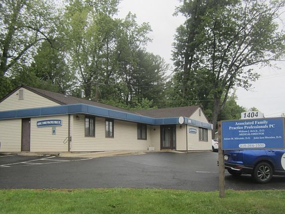 3rd image of 1404 Brownsville Rd