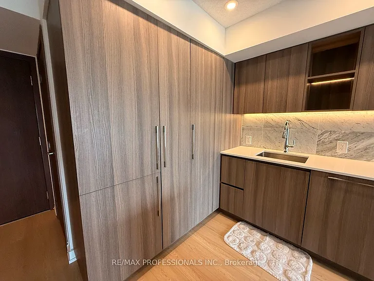 19 Bathurst St #1708 — Photo 11