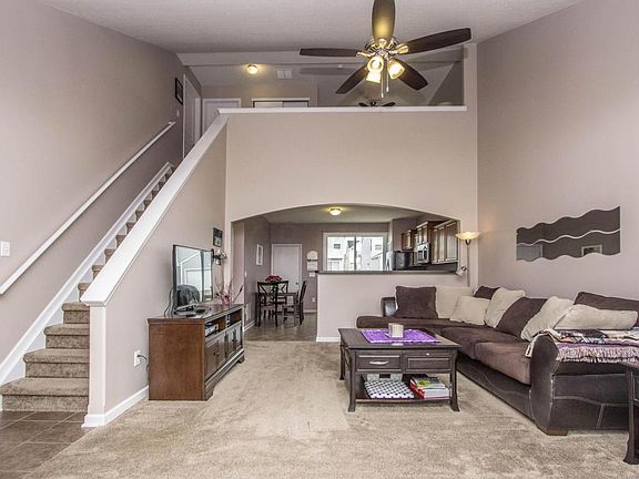 5th image of 110 Holly Hock Ln