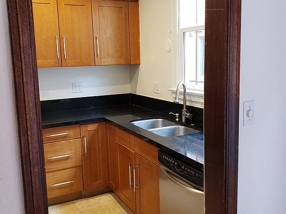 4th image of 850 S Mansfield Ave APT 1