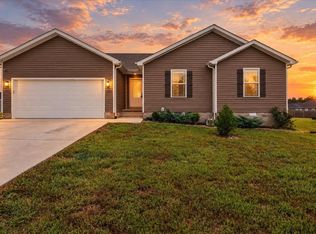 460 Lansing Ln, Bowling Green, KY 42101