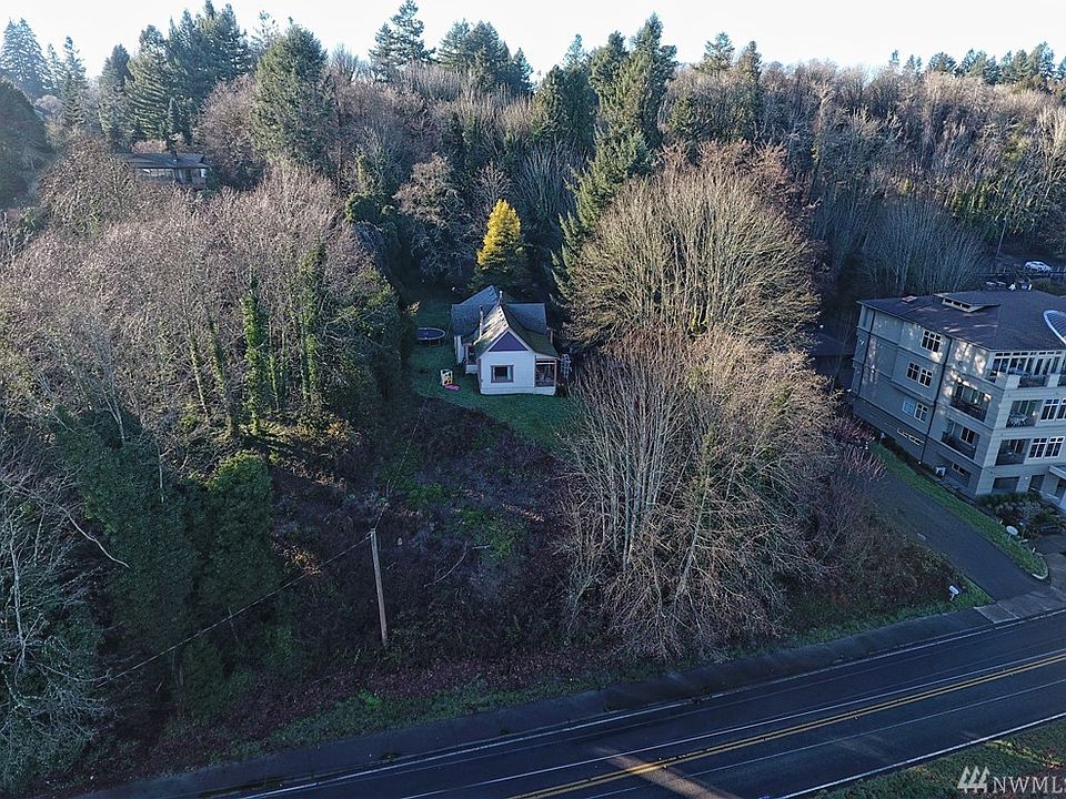 1st image of 1013 W Bay Dr NW