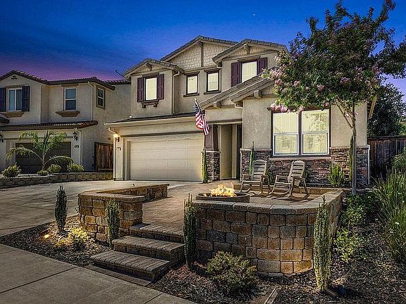 3rd image of 6390 Sporran Ct