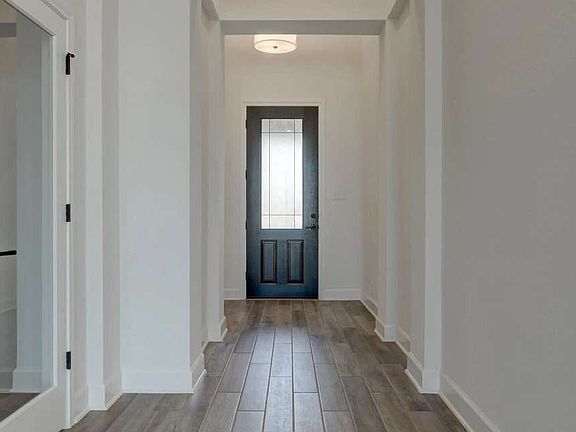 Megan s Landing - Ellington Interior Image 3