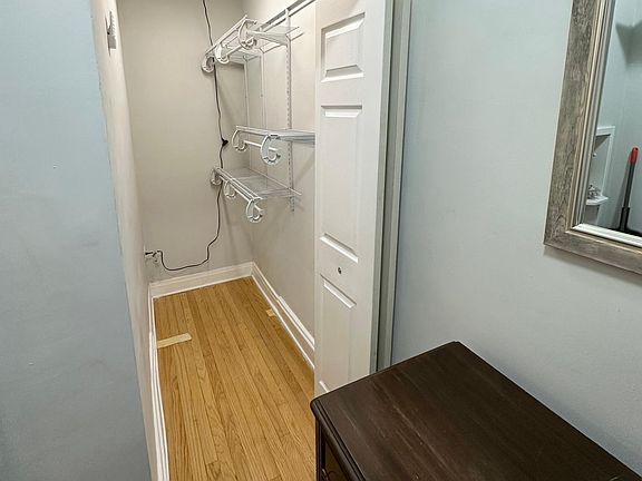 5th image of 1103 Holley Ct #304