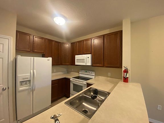 4th image of 10343 Regent Square Dr #702