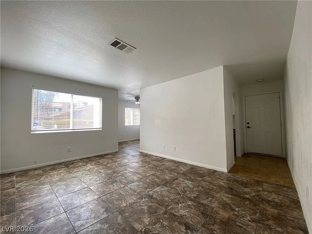 2 bed, 2.0 bath, 945 sqft, $1,295 — Photo 2