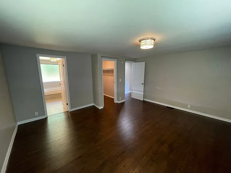 4113 Kingsway — Photo 25