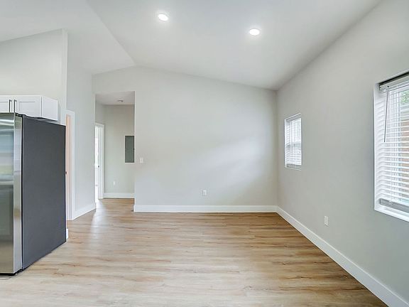5th image of 3719 Kirkup Ave