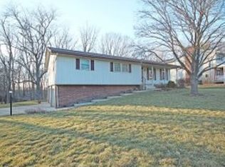 3215 Pinehurst Dr, Decatur, IL 62521