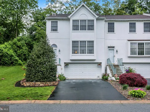 210 Colonial Ct, Blandon, PA 19510