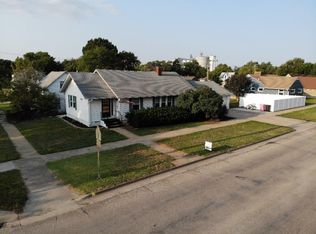 102 S Poplar St, Beloit, KS 67420