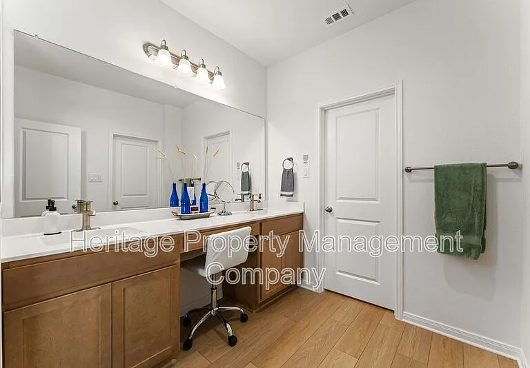 2119 Hofstaat — Photo 32