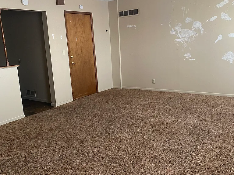 402 N 3rd St #7 — Photo 3