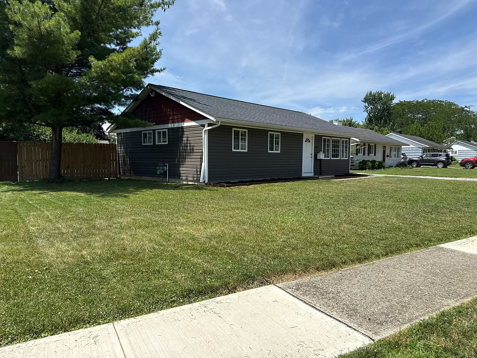 3 bed, 960 sqft, $2,000 — Photo 3