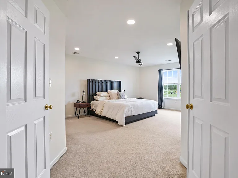 2028 Berkeley Dr — Photo 11