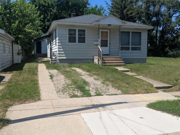 1975 Kinsey St, Muskegon, MI 49441