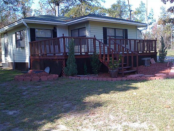 Make this lake cottage your own.